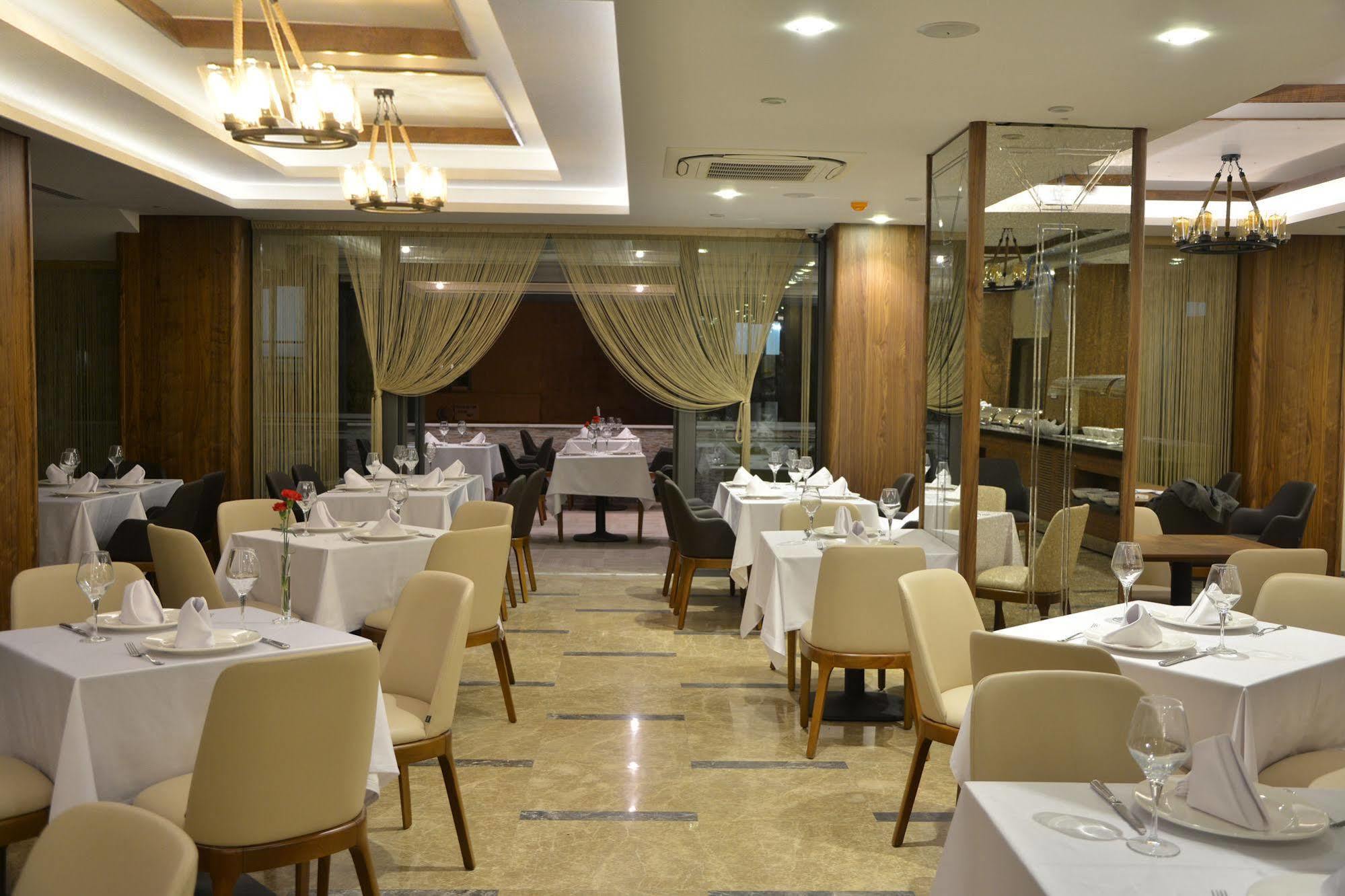 Goeruekle Gueler Park Hotel Kültér fotó