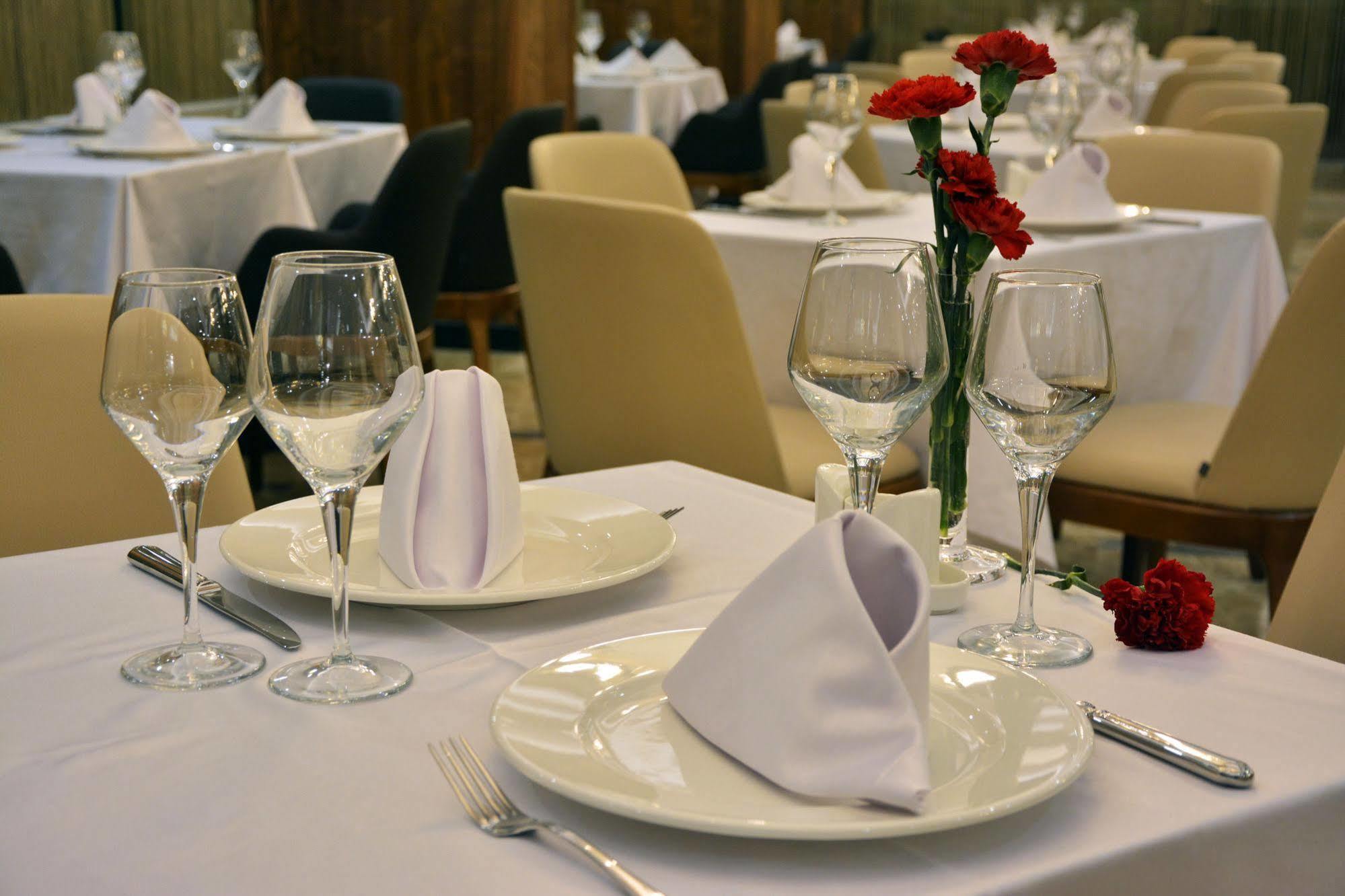 Goeruekle Gueler Park Hotel Kültér fotó